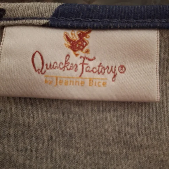 Quacker Factory Blue CAMO Jeweled Neck Women's Med T-Shirt EXCEL - Picture 7 of 12